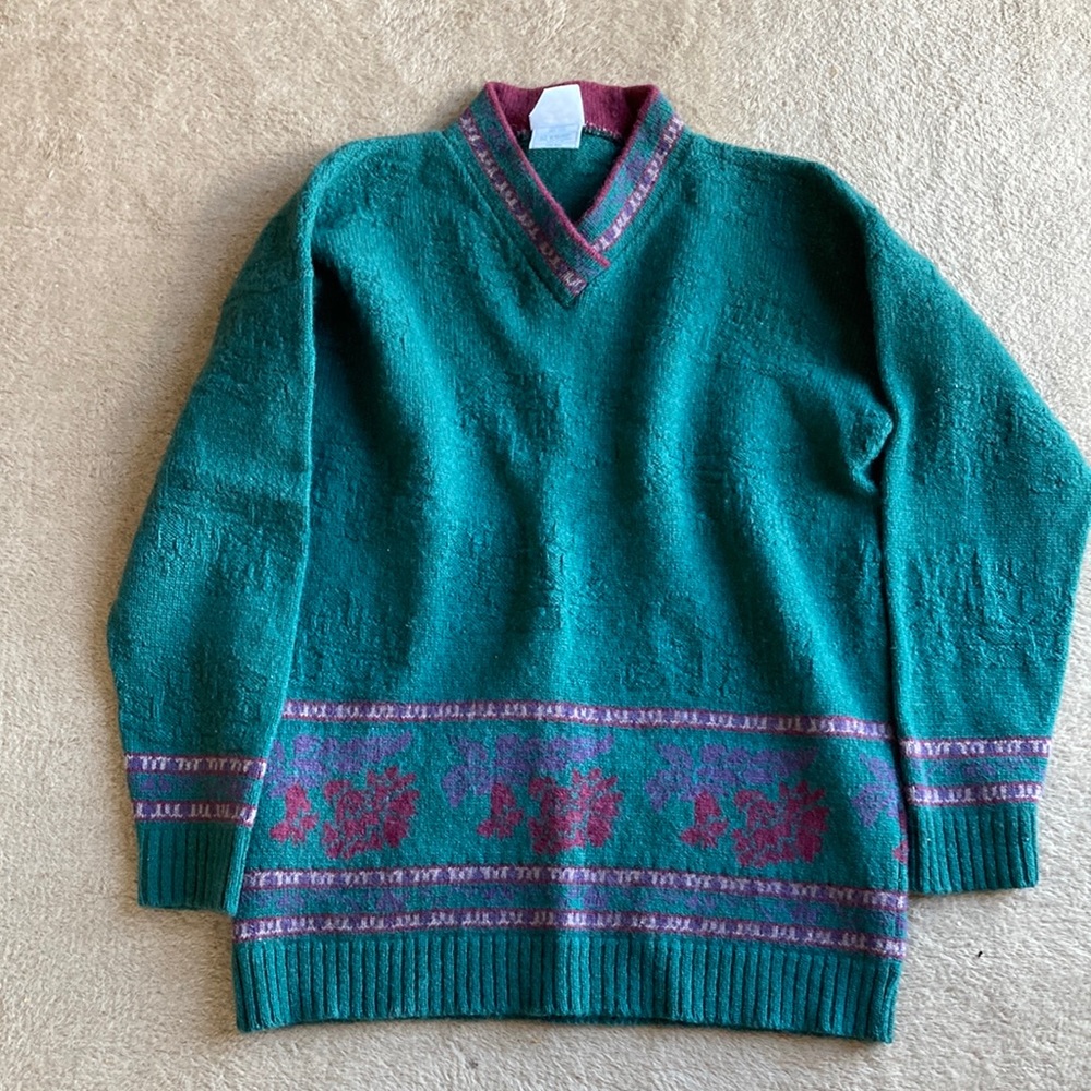 Gorgeous 80s Vintage 100% wool Laura Ashley sweater One Size